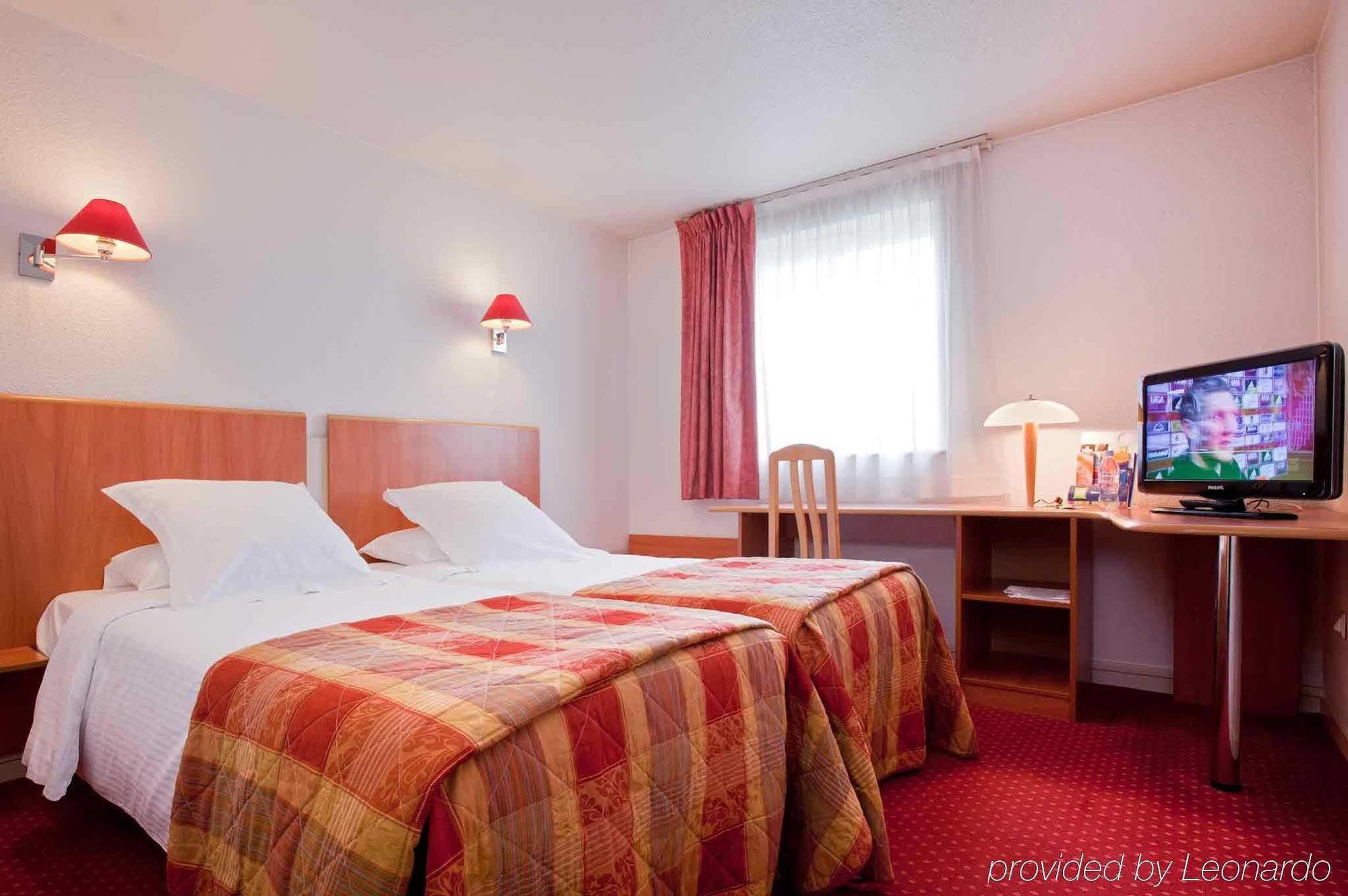 Ibis Styles Le Mans Gare Sud Hotel Exterior photo